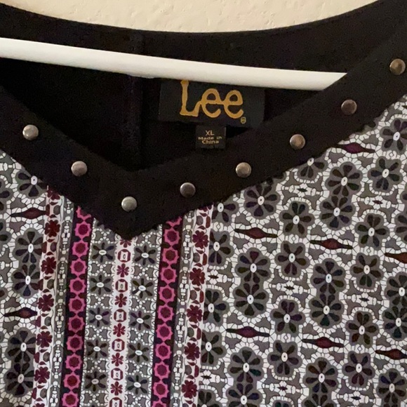 Gorgeous top! - Picture 2 of 4